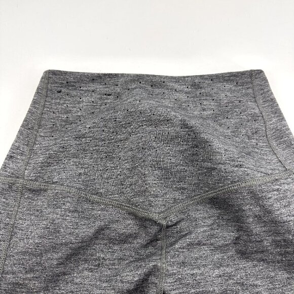 Nike Dri-Fit Grey 3/4 Length Leggings Venting in the back Size Small - Picture 5 of 13
